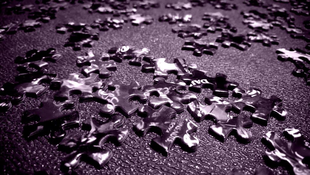 Puzzle clasic cu imagine colorată, 670 piese