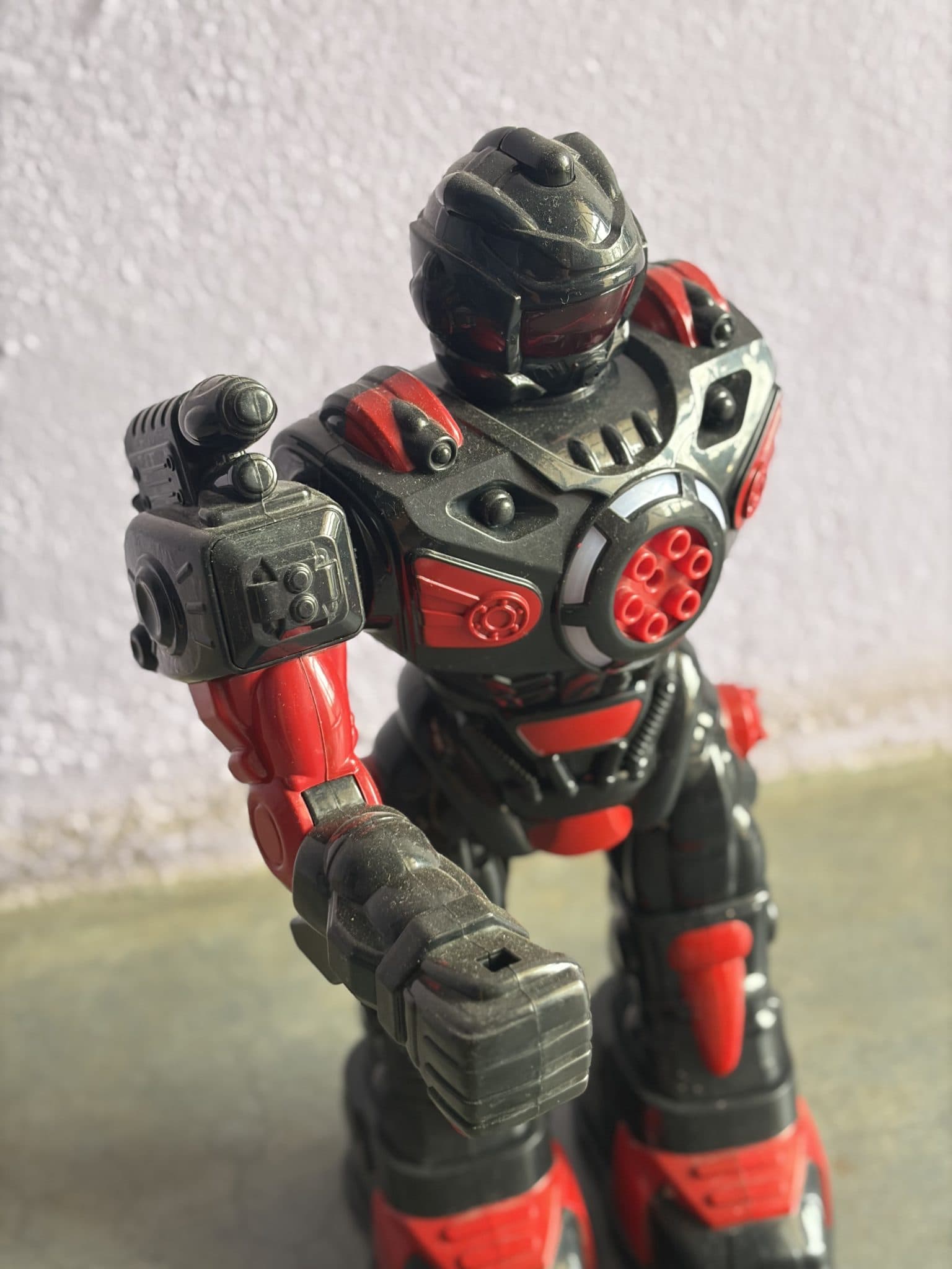 Robot de jucărie retro